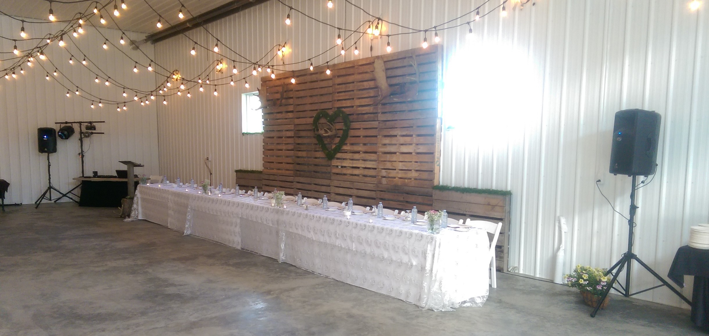 Kinetic Beats DJ set up around a nice wedding reception head table